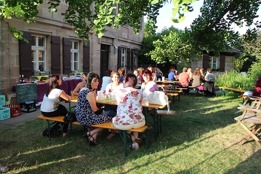 VachFrauen: Sommernachtstraum unter`m Ginkgobaum