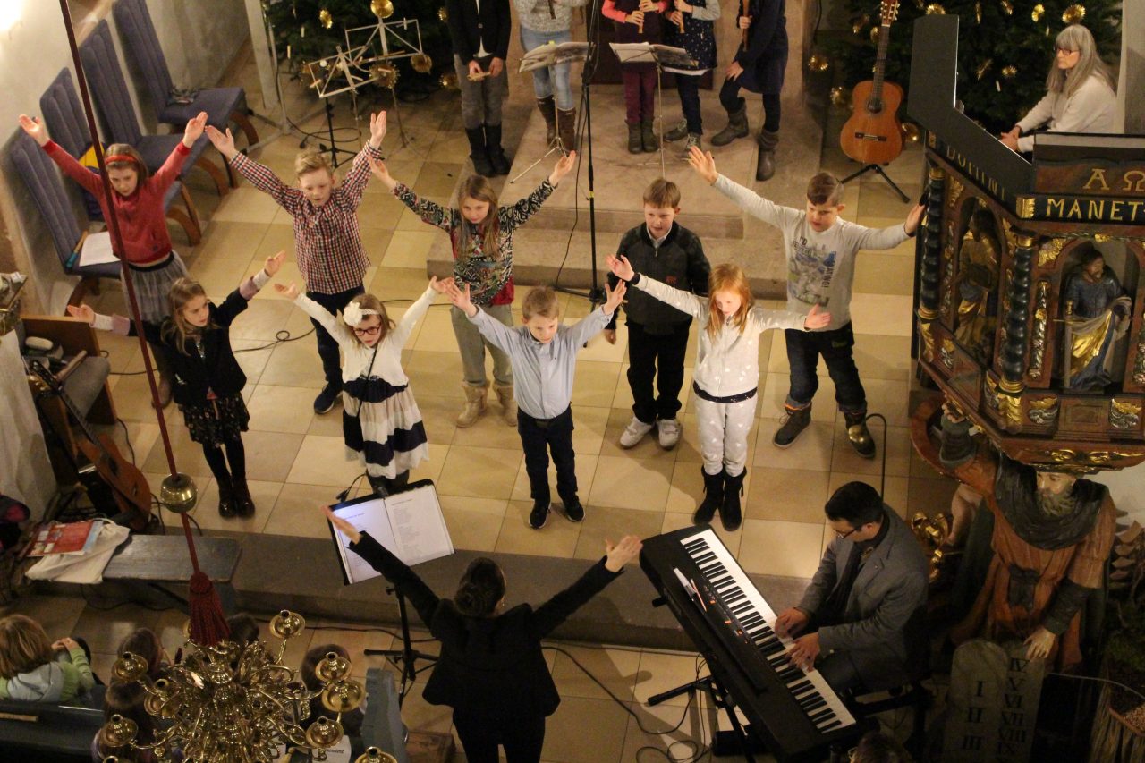Frohe Weihnachten mit dem Kinder- und Jugendchor St. Matthäus Vach
