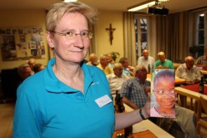 Sabine Müller-Martin erläutert Idee und Umsetzung:150 Mio Menschen brauchen eine Brille, können sich aber keine leisten...